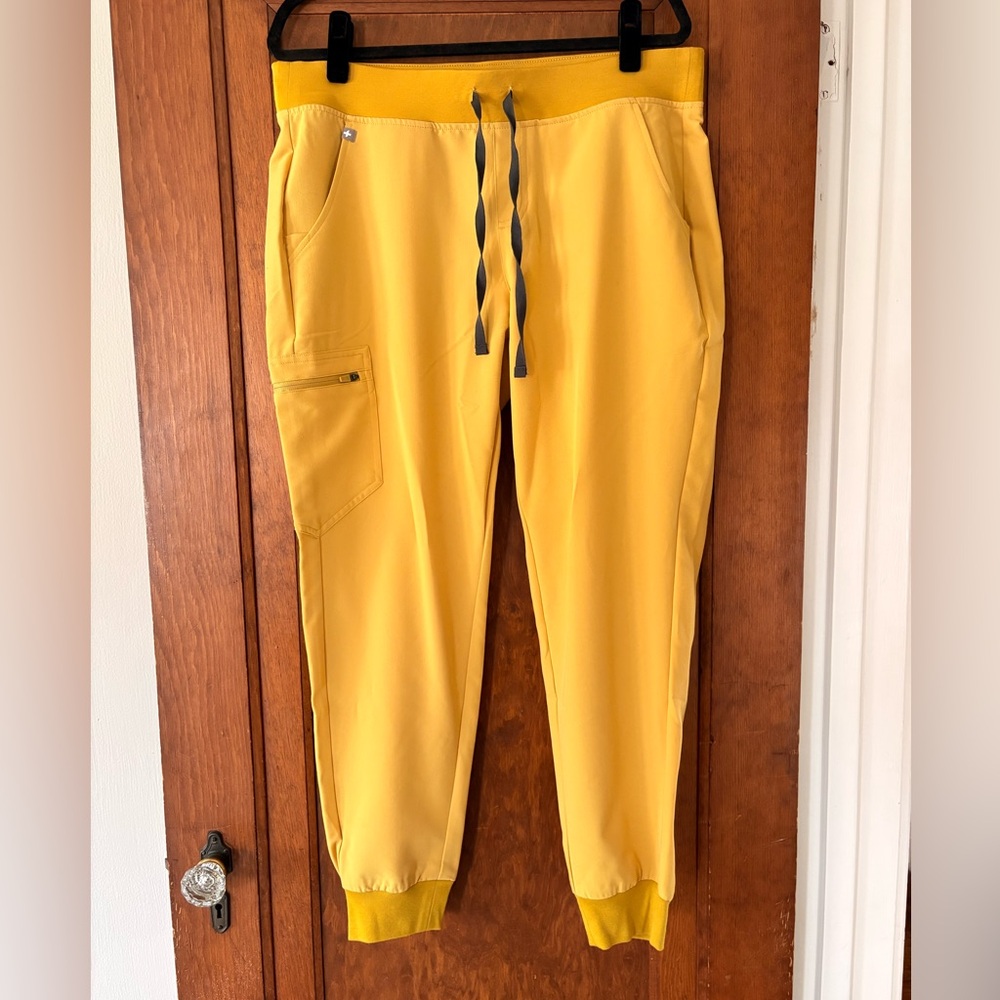 Figs Gold Zamora Jogger